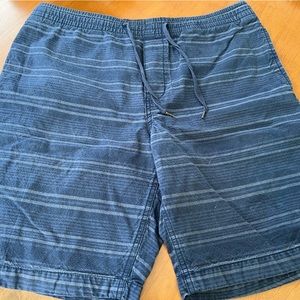 Men’s Old Navy draw string shirts